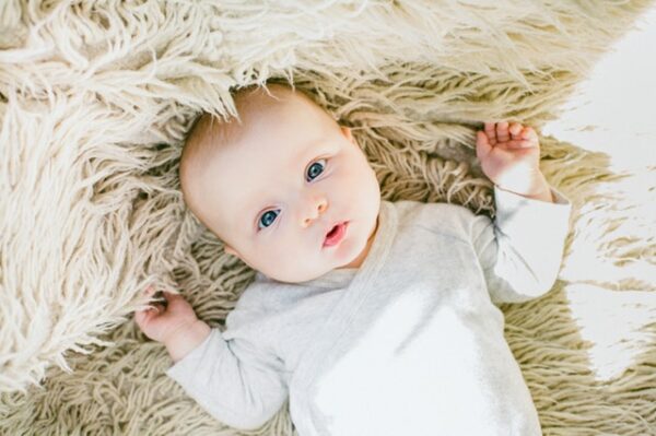 Bébé se questionne