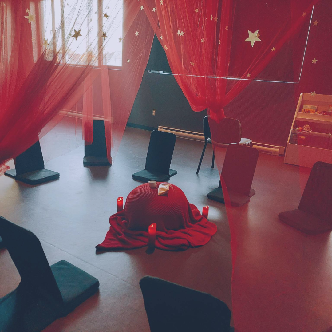 Black Temporarily Closed Sign Instagram Post (3)